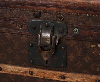 RESEKOFFERT, Louis Vuitton, etikettmärkt 1 rue Scribe, Paris, 149 New Bond St, London, tidigt 1900-tal.