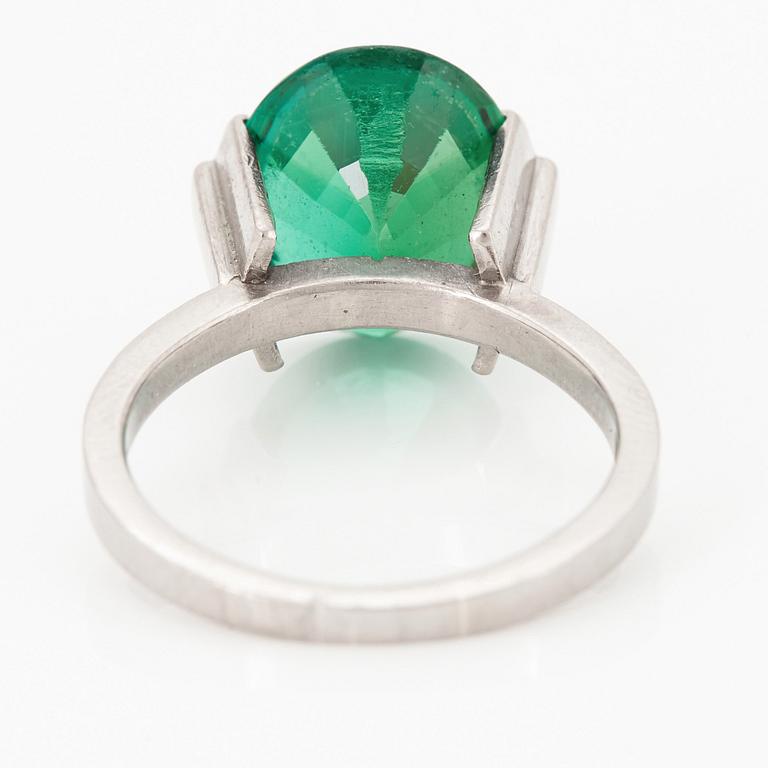 Wiwen Nilsson, an 18 k white gold ring with a facet cut turmaline, Lund 1958.