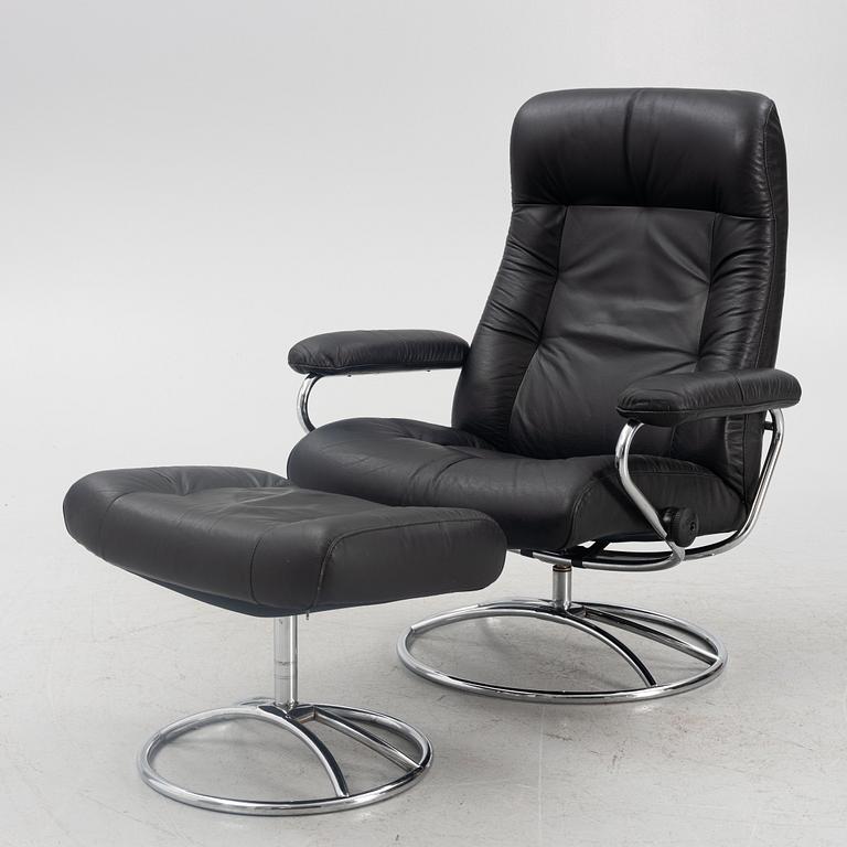 Fåtölj med fotpall, "Stressless", Ekornes möbler, Norge, 1900-talets slut.