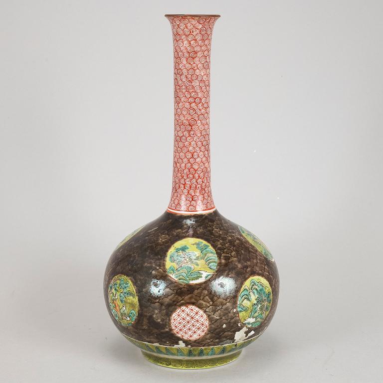 A Kutani style vase, 20th century.