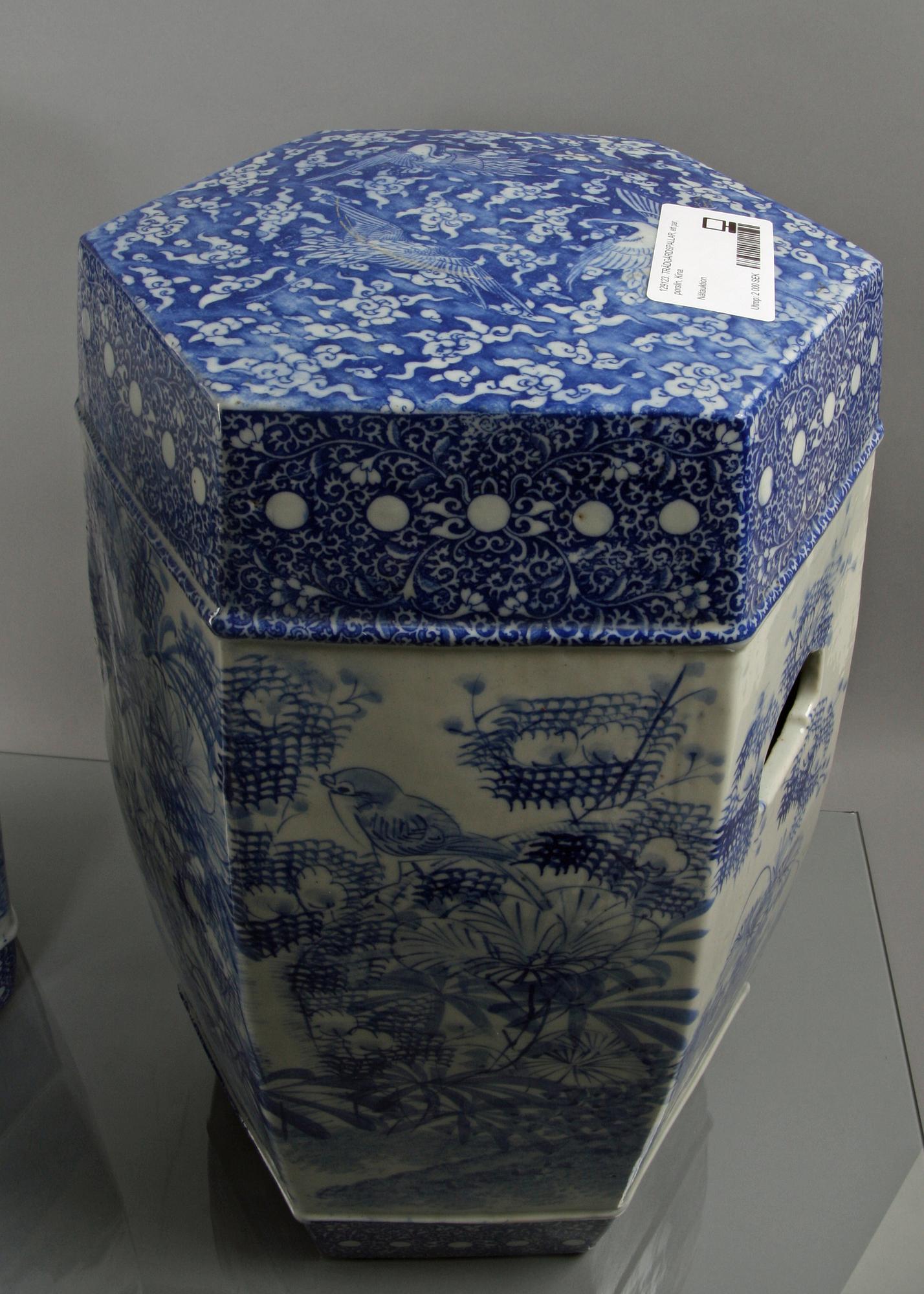 TRÄDGÅRDSPALLAR, ett par, porslin, Kina.