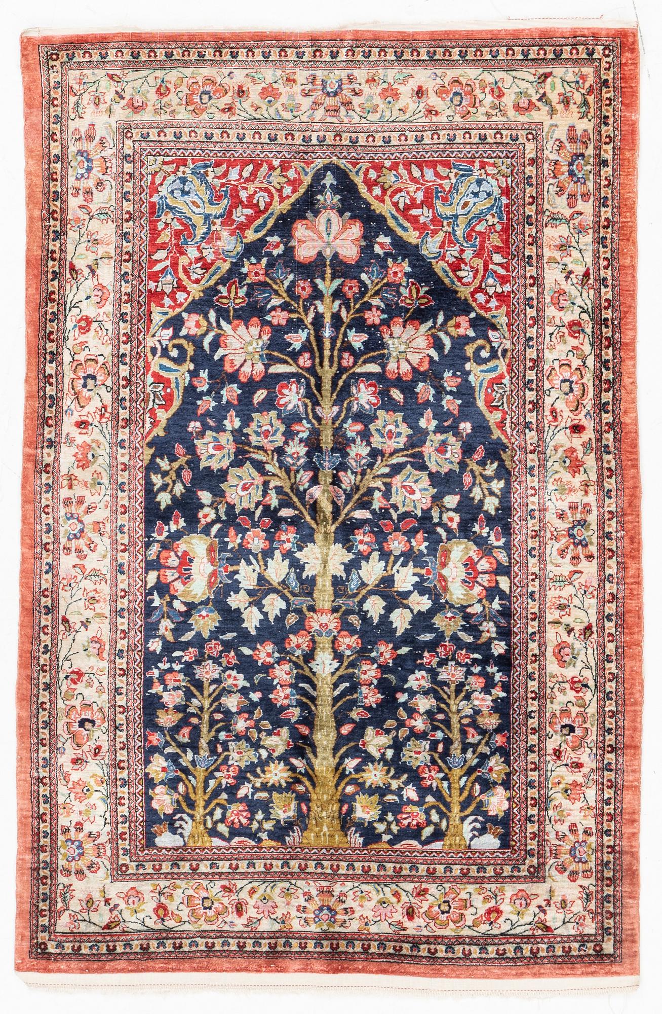 Carpet, Ghom, semi antique. 120 x 80 cm.