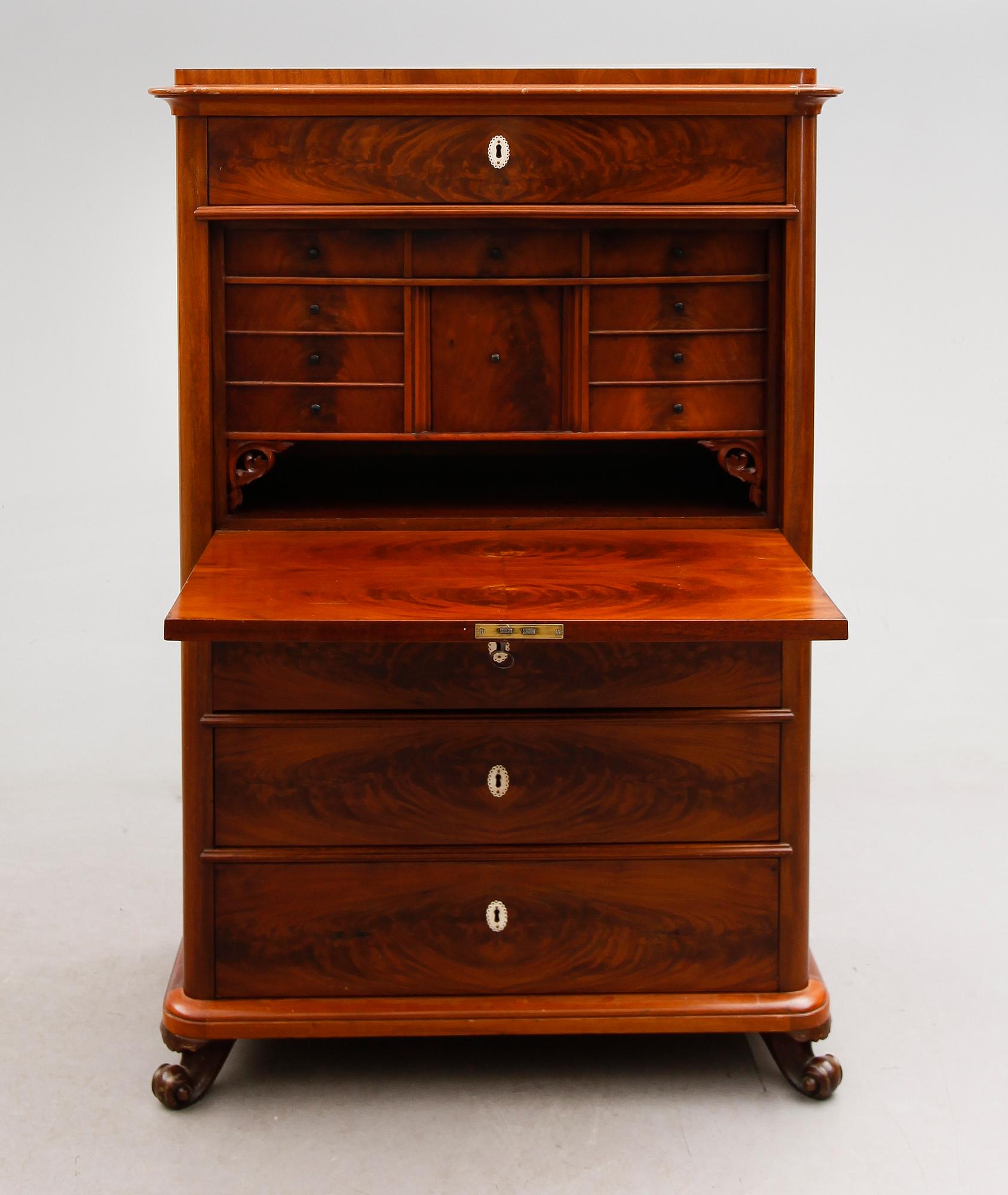 CHIFFONJÉ, 1800-talets andra hälft.