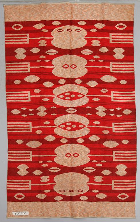 MATTA, dubbelvävd. Ca 290 x 180 cm.