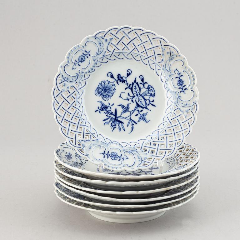 Servisdelar, 15 st, porslin. "Lökmönstret", Meissen, Tyskland.