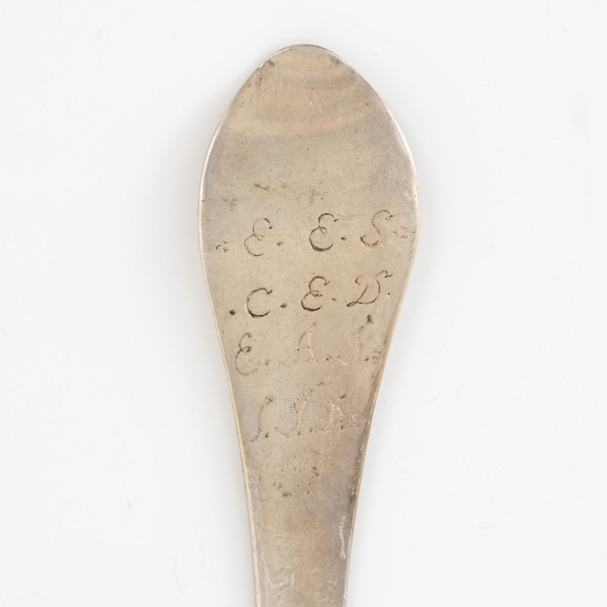 A Swedish 18th century silver spoon, marks of Johan Dragman, Arboga (1701-1746).