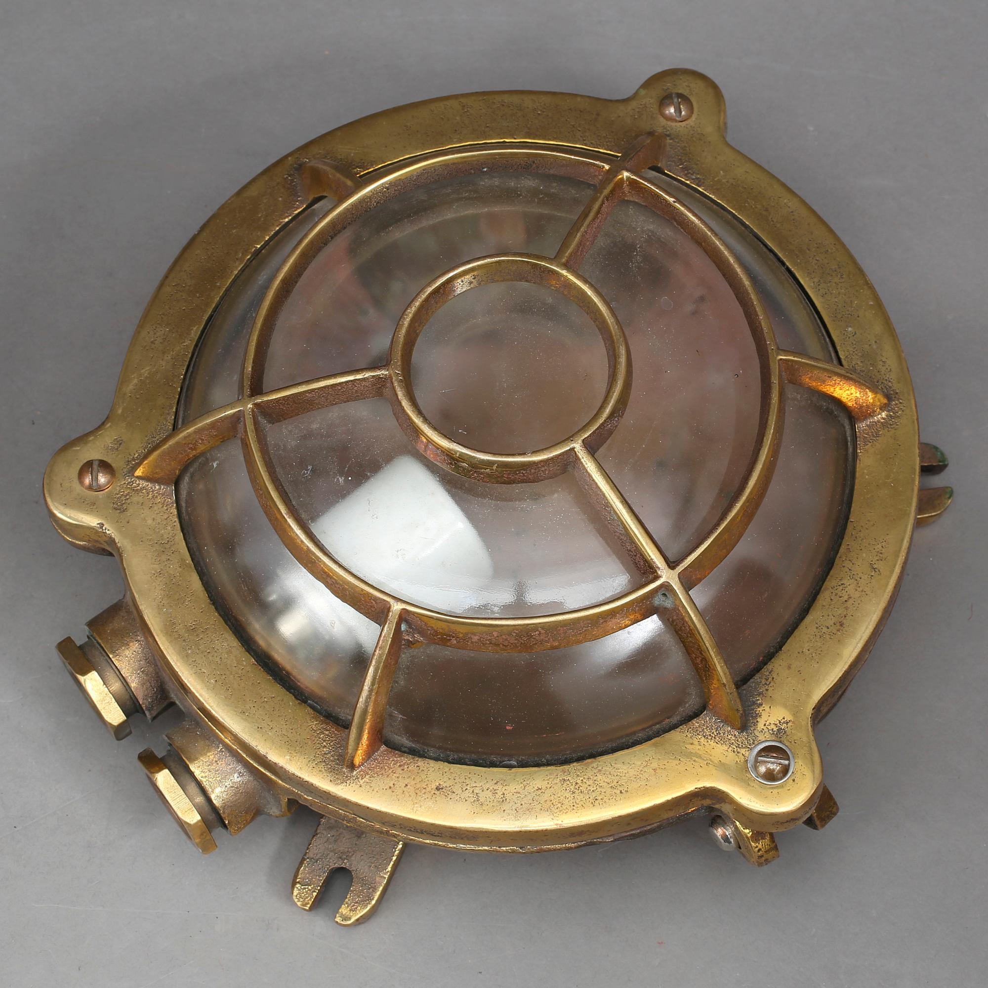 SKEPPSBELYSNING, ett par, 1900-talets första hälft.