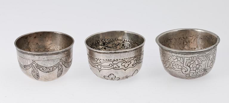 TUMLARE, 3 st, silver, Ryssland 1700-tal. Bla Moskva 1792. Totalvikt ca 90 gram.