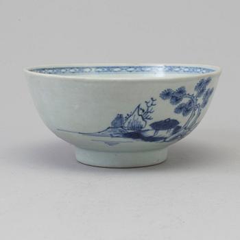 A blue and white bowl, Qing dynasty, Qianlong (1736-95). Nanking Cargo.