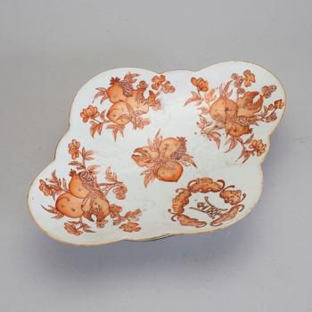 TAZZA / SKÅL PÅ FOT, porslin, Kina, 1800-talets slut.