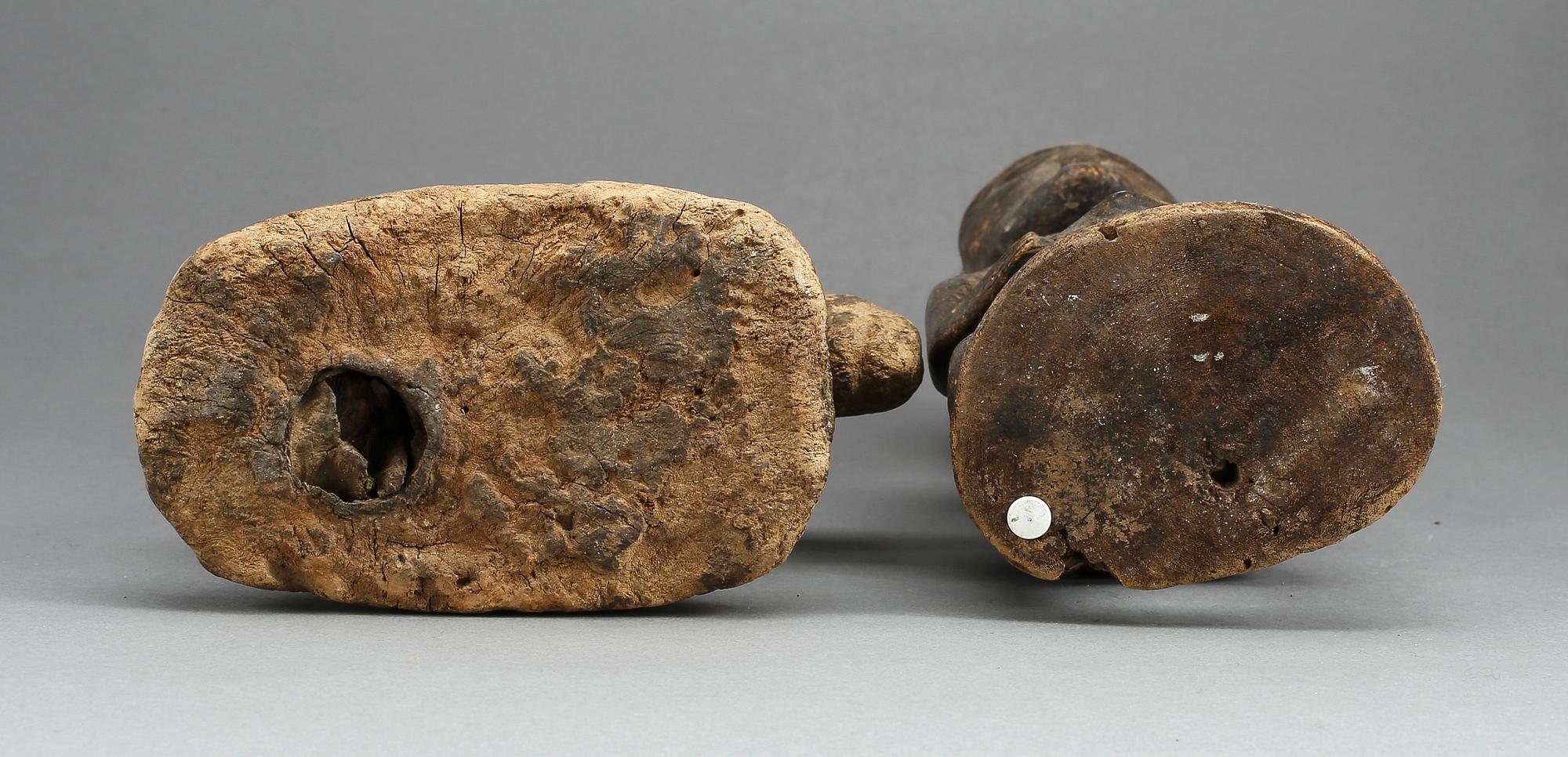 SKULPTURER, 2 st, Afrika, 1900-tal.