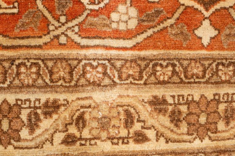 A carpet, an antique Tabriz, ca 380-381,5 x 271,5-283 cm, an inscription: Yekbar Jorabchi.