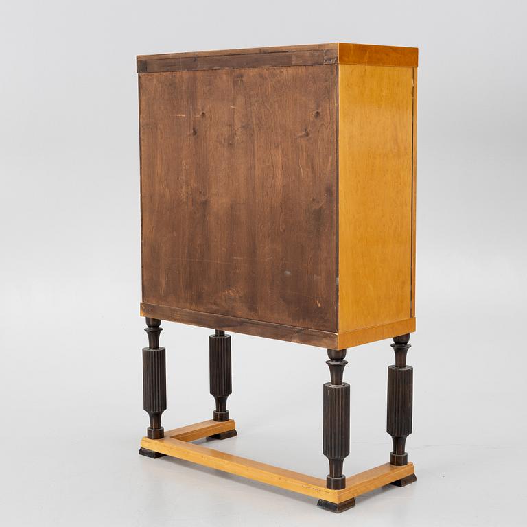 A cabinet, Swedish Grace, first half of the 20th century.