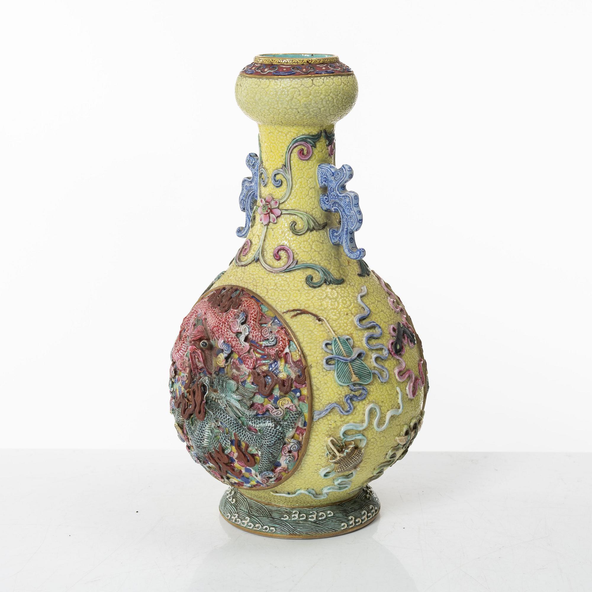A Chinese 'dragon' enamelled porcelain vase, 20th century.