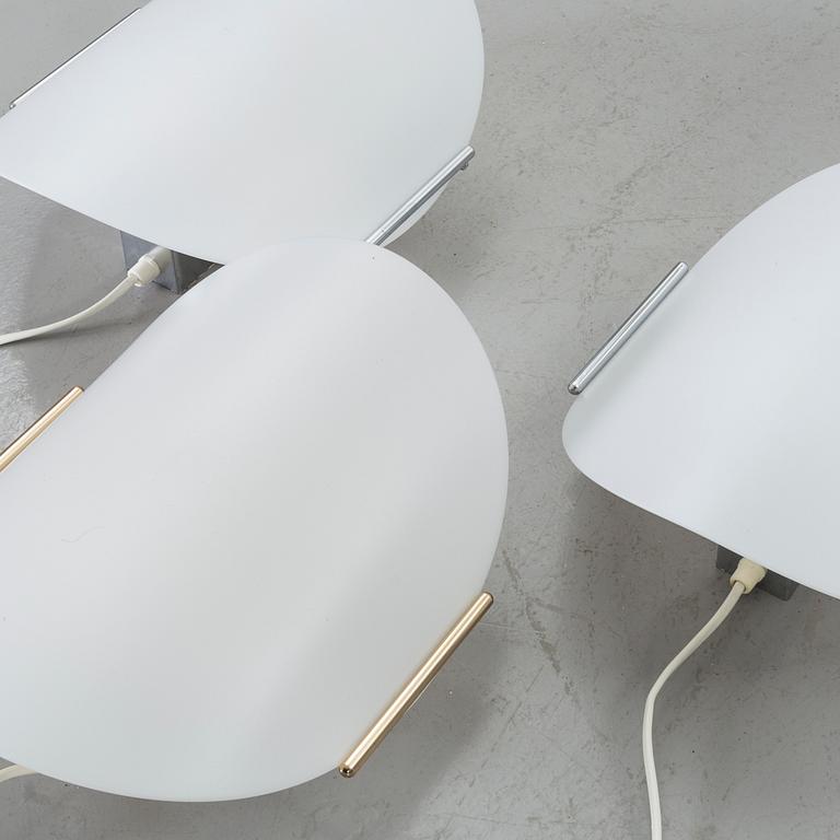 A SET OF 2+1 LUXUS WALL LAMPS.