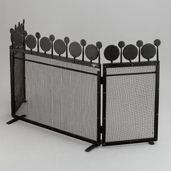BERTIL VALLIEN, an iron fire guard, Boda Smide.