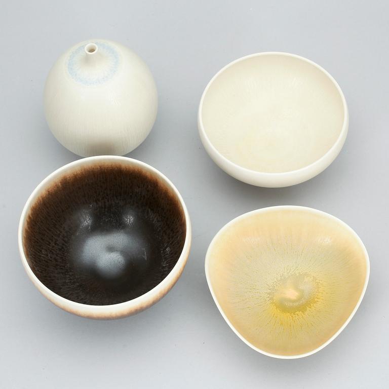 SKÅLAR SAMT VAS, 4 st, stengods, Berndt Friberg, Gustavsberg, sign, två  med dat 1976.