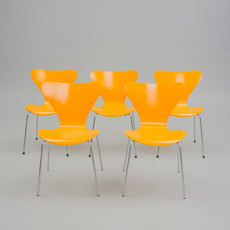 STOLAR, 2+3 st, "Sjuan" Arne Jacobsen, Fritz Hansen, Danmark 1970-tal.