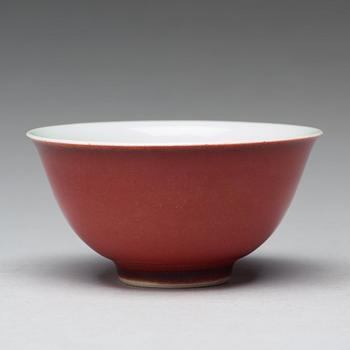 A 'sang de boef' glazed bowl, Qing dynasty (1644-1912), with Qianlong mark.