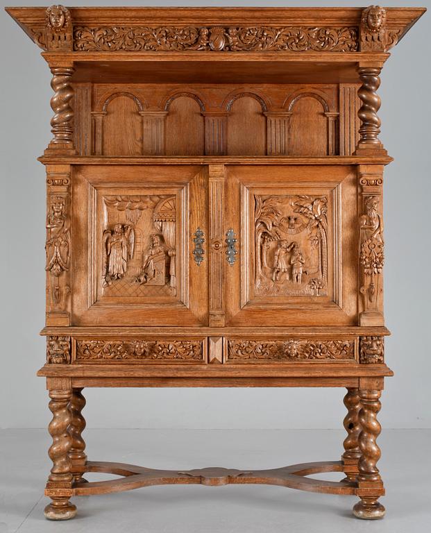 SKÅP, renässansstil, C.E. Jonsson möbelfabrik, Stockholm, 1900-talets början.