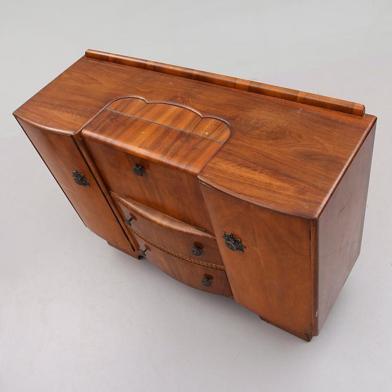 SIDEBOARD, England, 1900-talets första hälft.