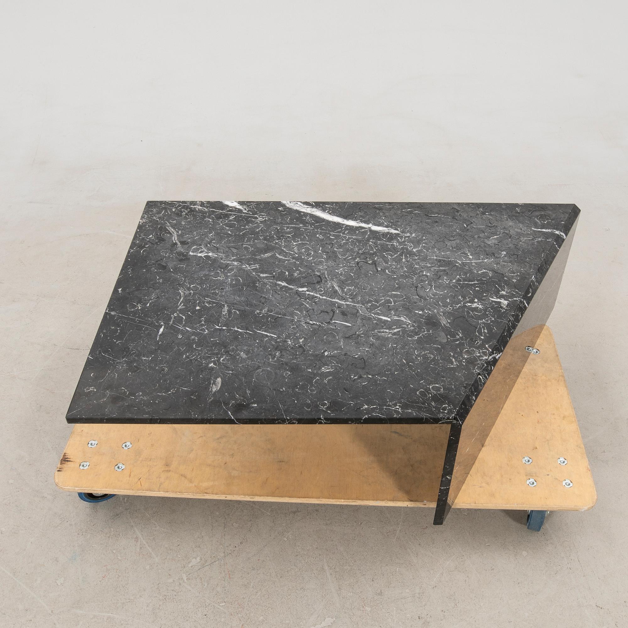 Coffee table, late 20th/early 21st century.