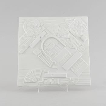 EDUARDO PAOLOZZI, a porcelian plate, Rosenthal, signed and numbered 2462/3000.