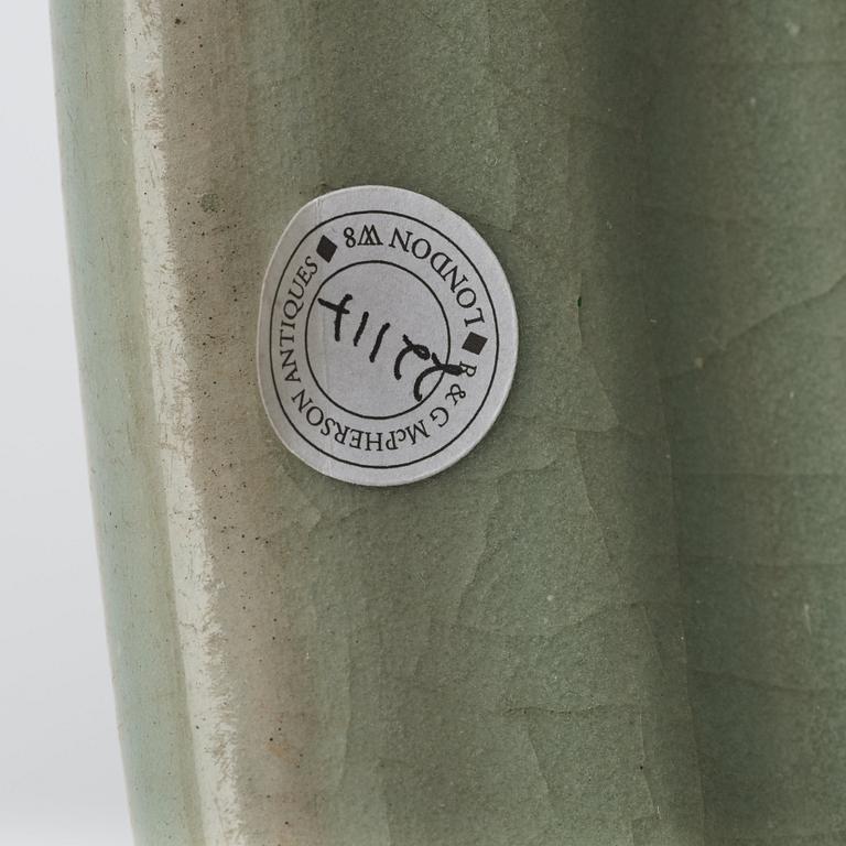 TRIPOD, keramik. Mingdynastin (1368-1644).