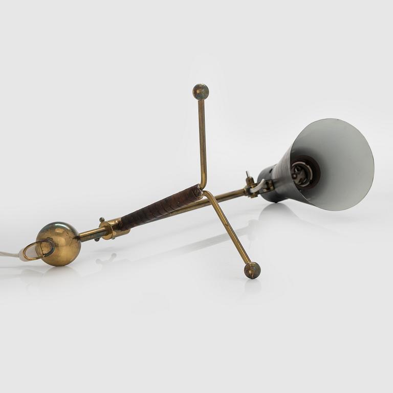 Tapio Wirkkala, bordslampa, modell K11-16 för Idman 1900-talets mitt.