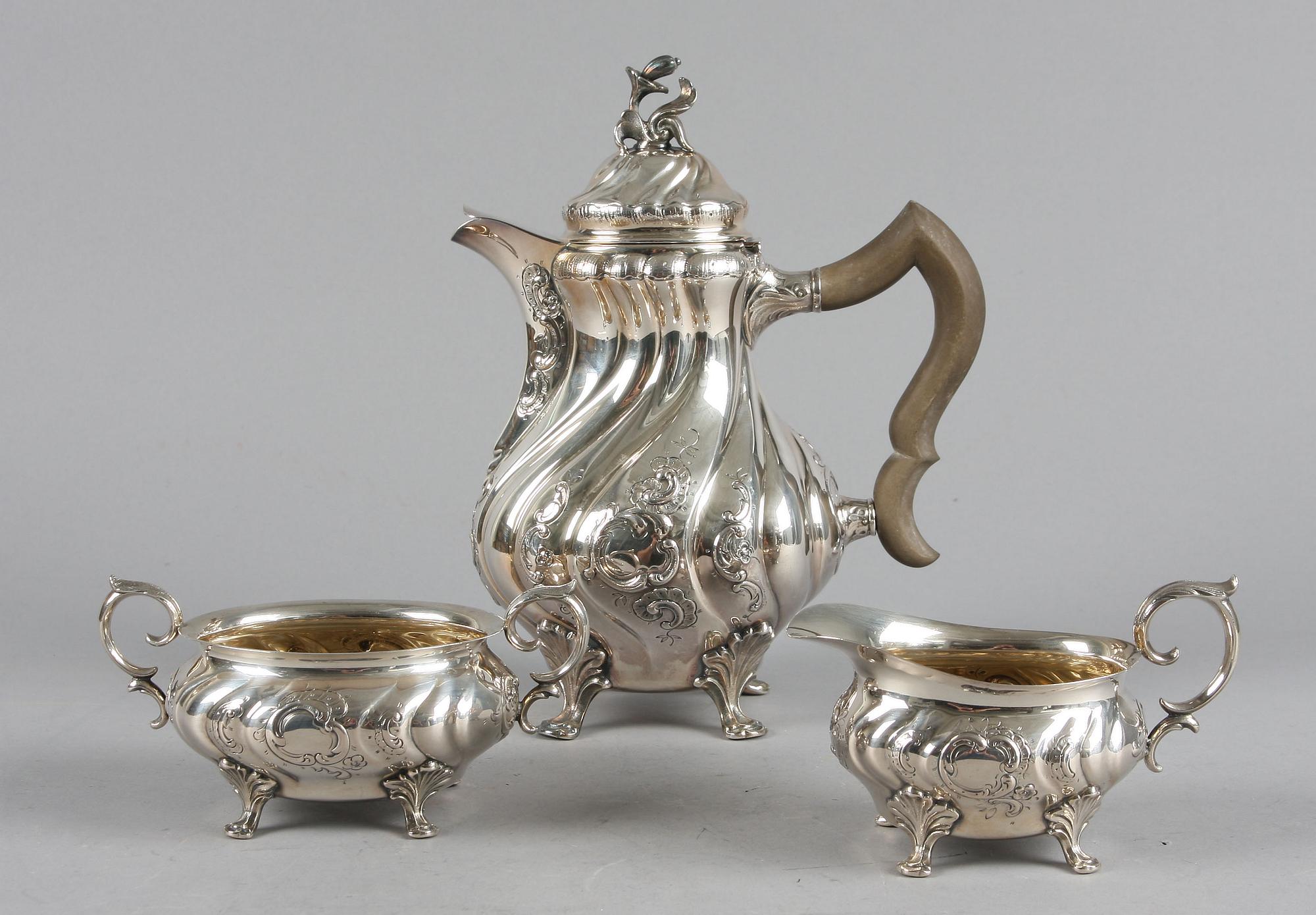 KAFFESERVIS, 3 delar, silver, rokokostil, C G Hallberg, 1939-40, vikt 750+210+250 g.
