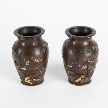 A pair of bronze vases, Japan, Meiji.