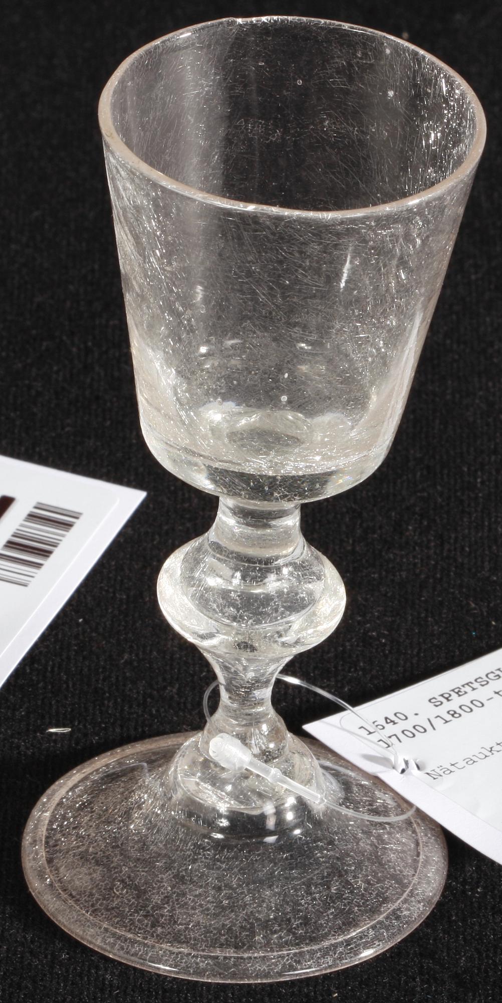 SPETSGLAS, 2 st snarlika. 1700/1800-tal.