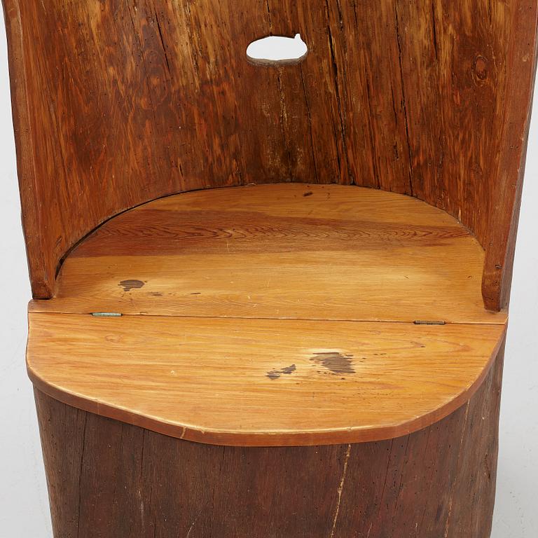 A pine chair, early 20th Century.