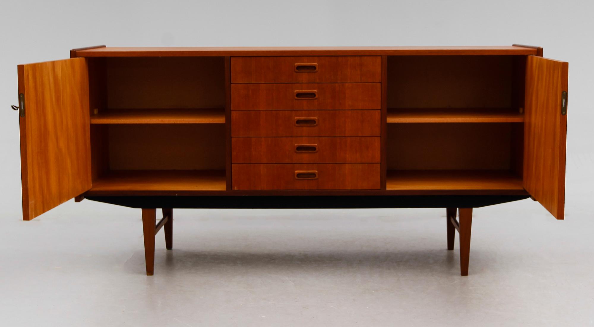 SIDEBOARD, 1900-talets andra hälft.
