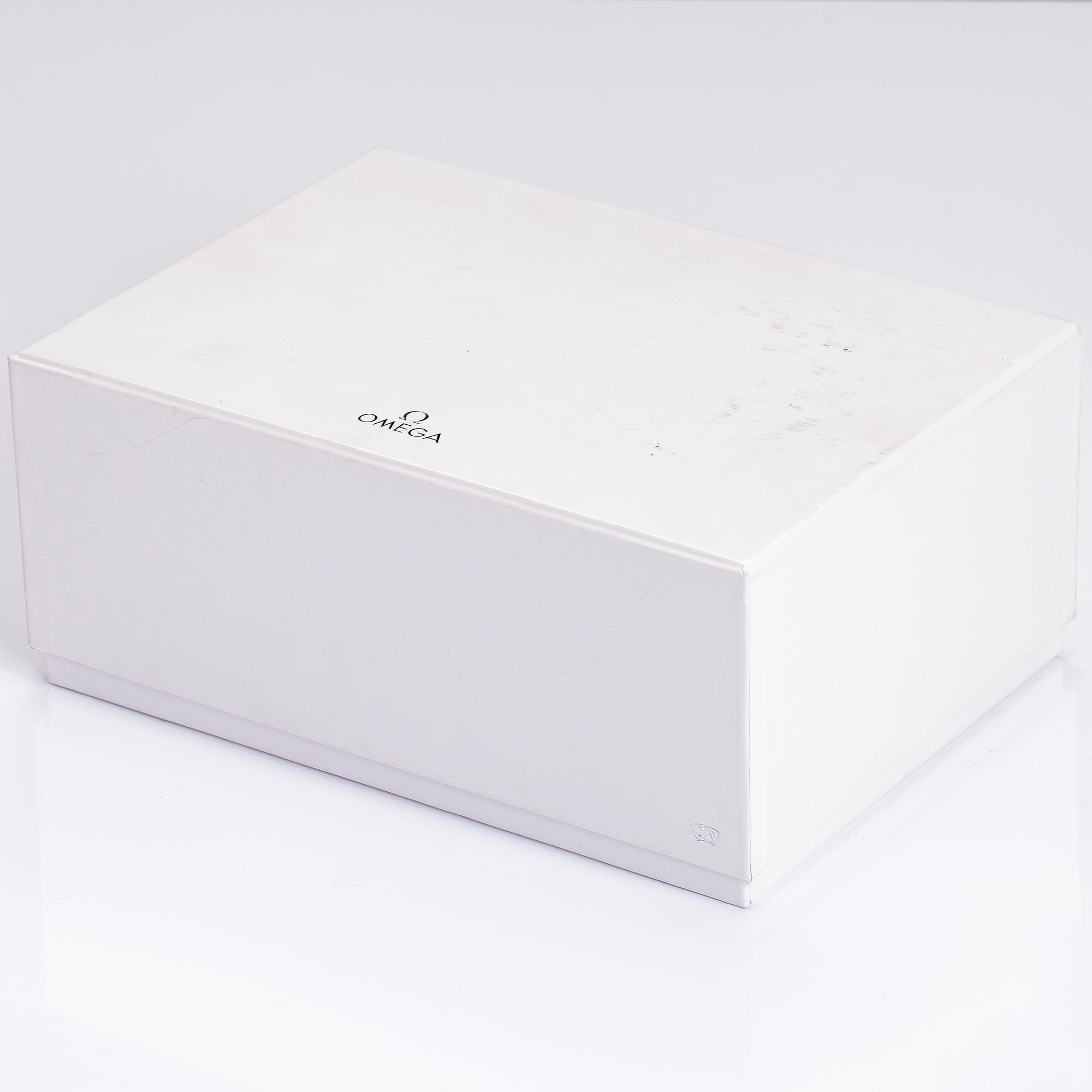 OMEGA, Speedmaster Date, chronograph, rannekello, automaattinen, 40 mm.