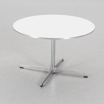 A COFFEE TABLE BY PIET HEIN AND BRUNO MATHSSON FOR FRITZ HANSEN 1985.