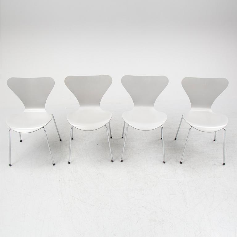ARNE JACOBSEN, four 'Series 7' chairs from Fritz Hansen, Denmark.