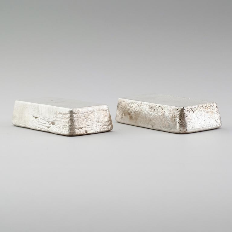 SILVERTACKOR, 2 st, finsilver, Malmö Ädelmetall AB, 2000 gram.