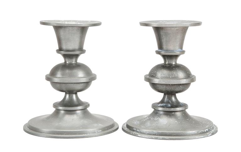 A PAIR OF PEWTER CANDLESTICKS,