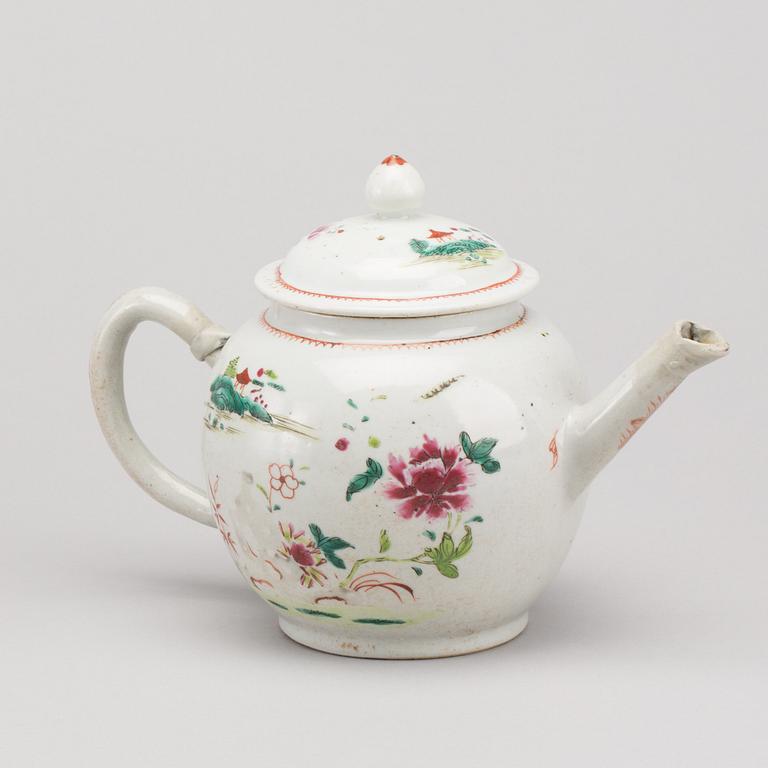 A chinese porceain teapot. 18th century.