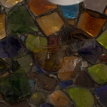 Taklampa, driven koppar, färgat glas, tidigt 1900-tal.