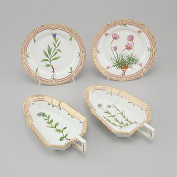 Two "3543" jelly bowls and two "3552" small plates from the Flora Danica Collection, Royal Copenhagen, 20th cenutry.