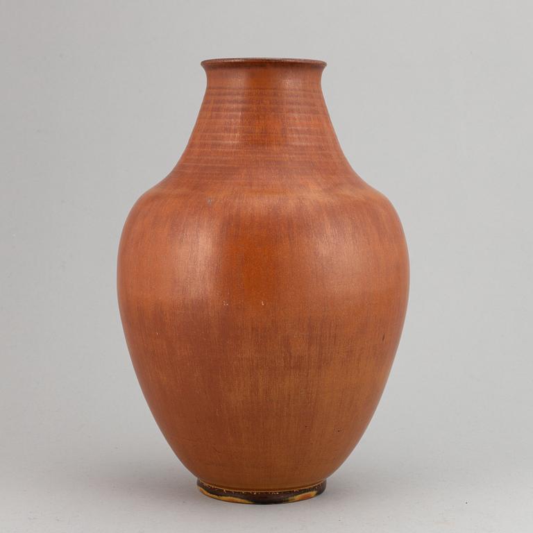 Erich & Ingrid Triller, a stoneware vase from Tobo, signed.