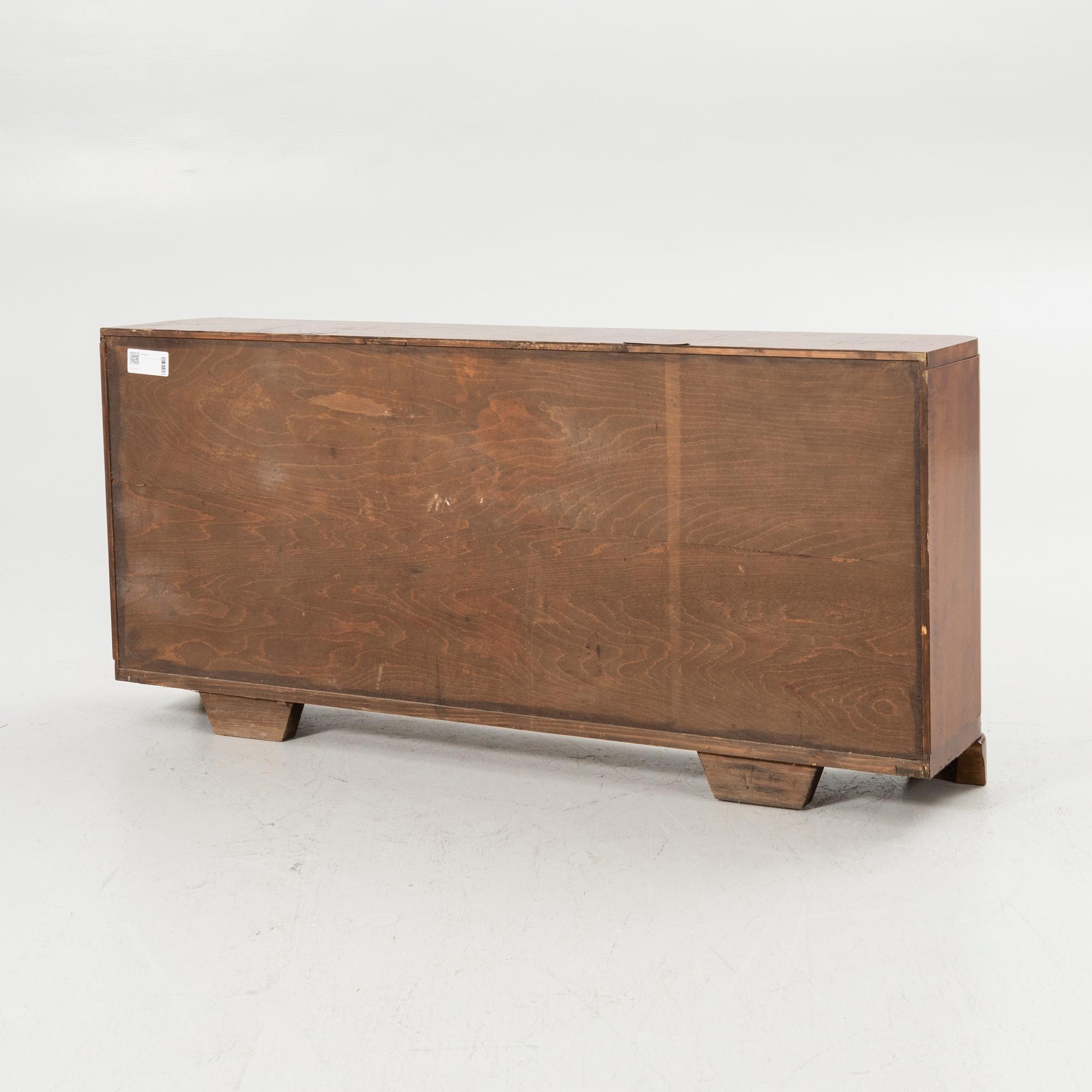 Sideboard, 1900-talets första hälft.
