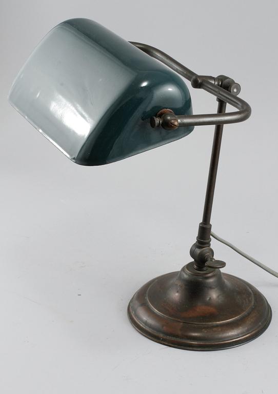 SKRIVBORDSLAMPA, 1900-talets första hälft.