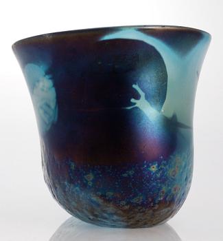 A Bertil Vallien glass bowl, Kosta Boda 1988.