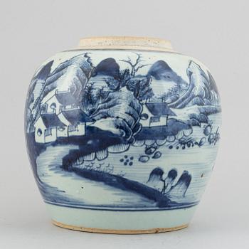 A blue and white jar, Qing dynasty, Qianlong (1736-95).