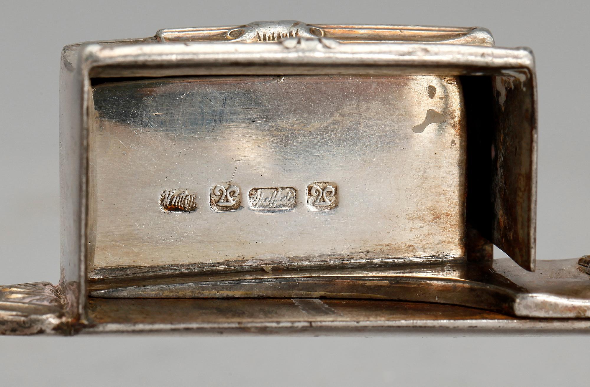 LJUSSAX, argent haché, otydliga stämplar, 1700/1800-tal.