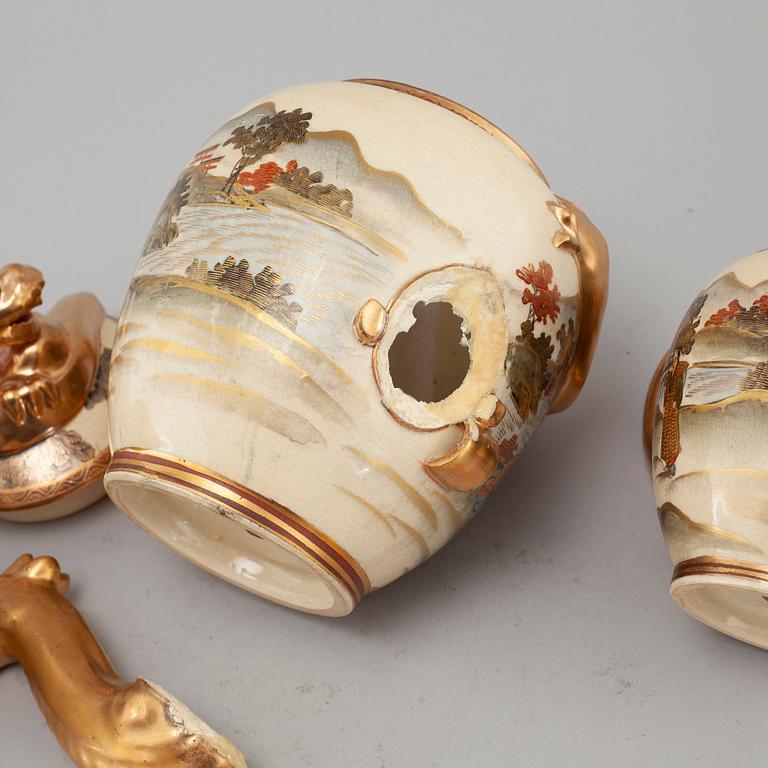 An earthenware teaset in box from the turn of the century 1900.