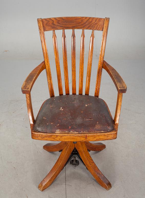 KONTORSSTOL, 1900-talets första hälft.